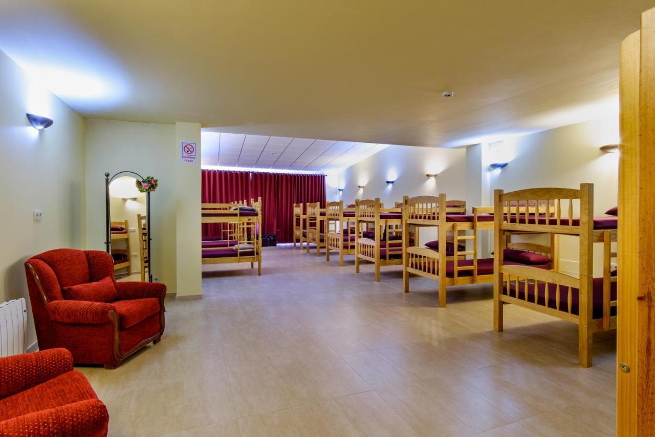 Bunk Bed Mixed Dormitory Room